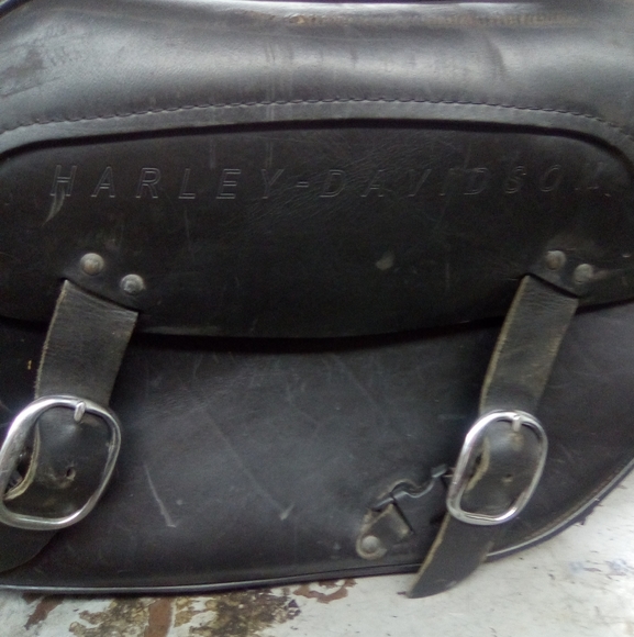 Harley Davidson leather saddle bags Bags
